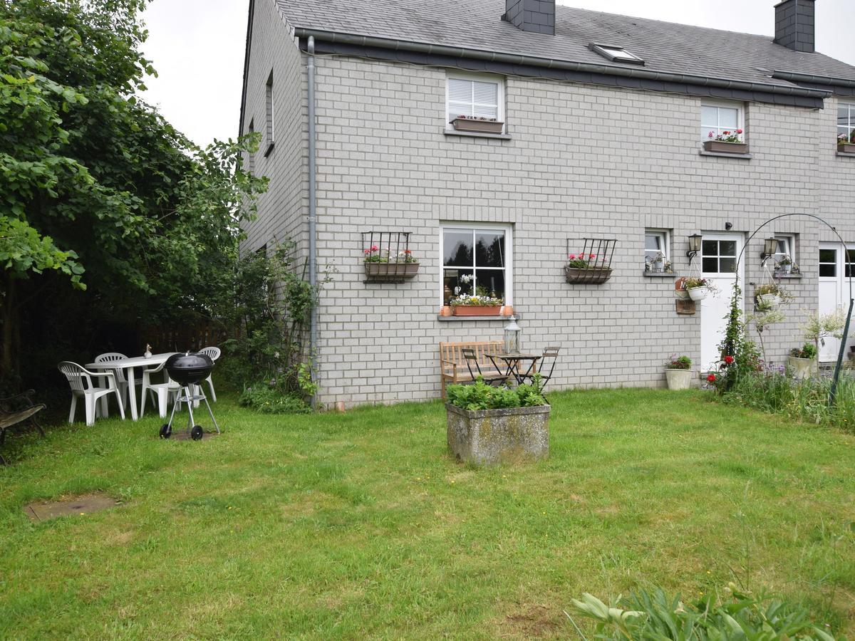 Cozy Apartment In Paliseul With Garden Carlsbourg Exterior foto