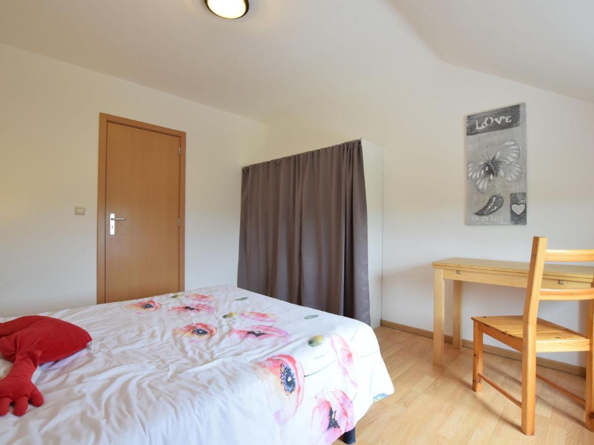 Cozy Apartment In Paliseul With Garden Carlsbourg Exterior foto
